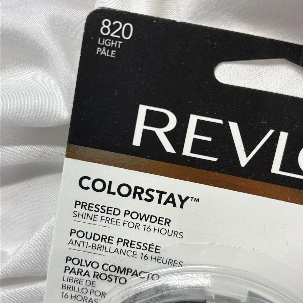 Revlon ColorStay 16 hour Pressed Powder 820 light pale shine free concealer